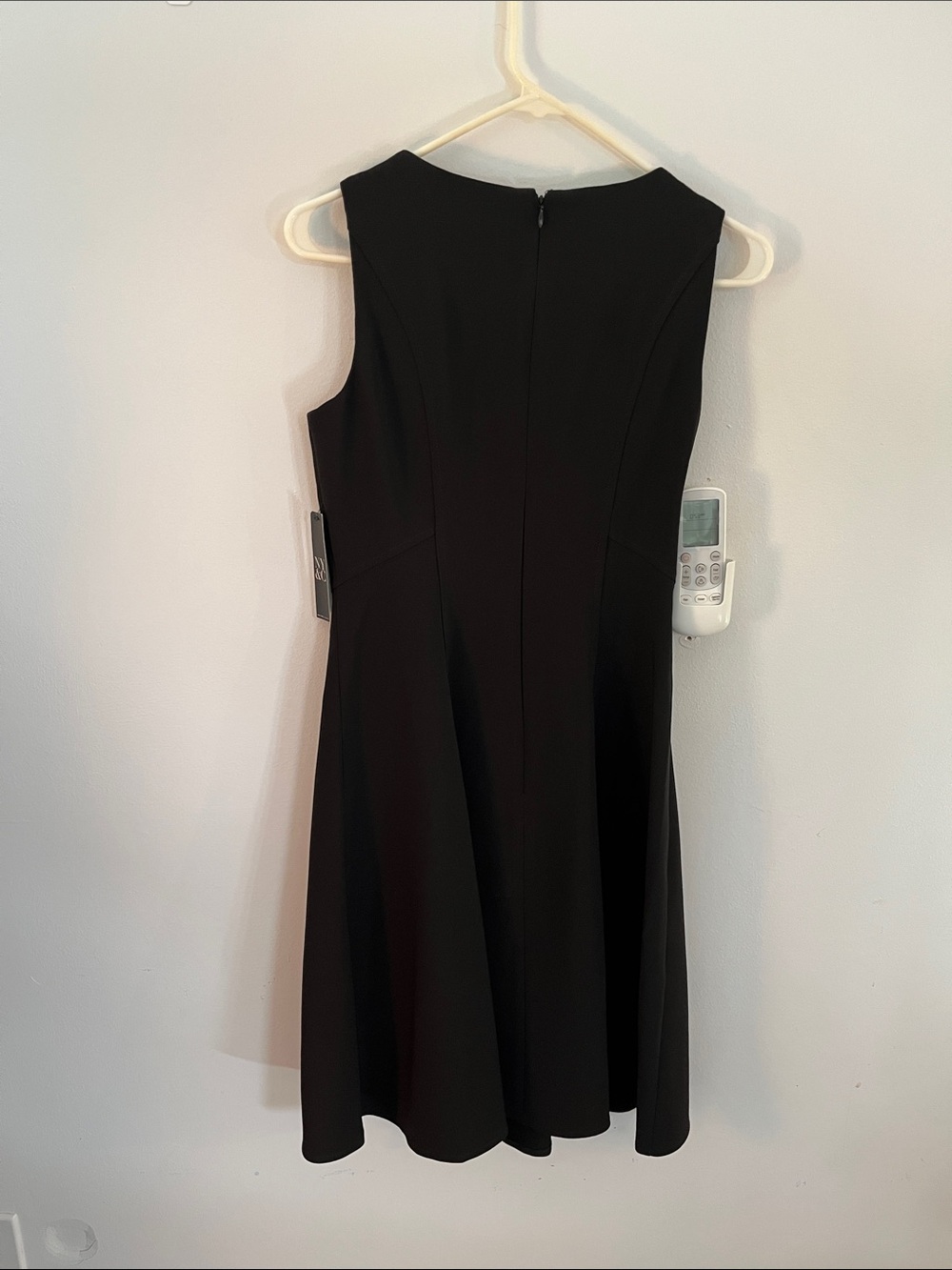 New York & Company Black Sleeveless Midi Fit-and-Flare Dress - Picture 5 of 7